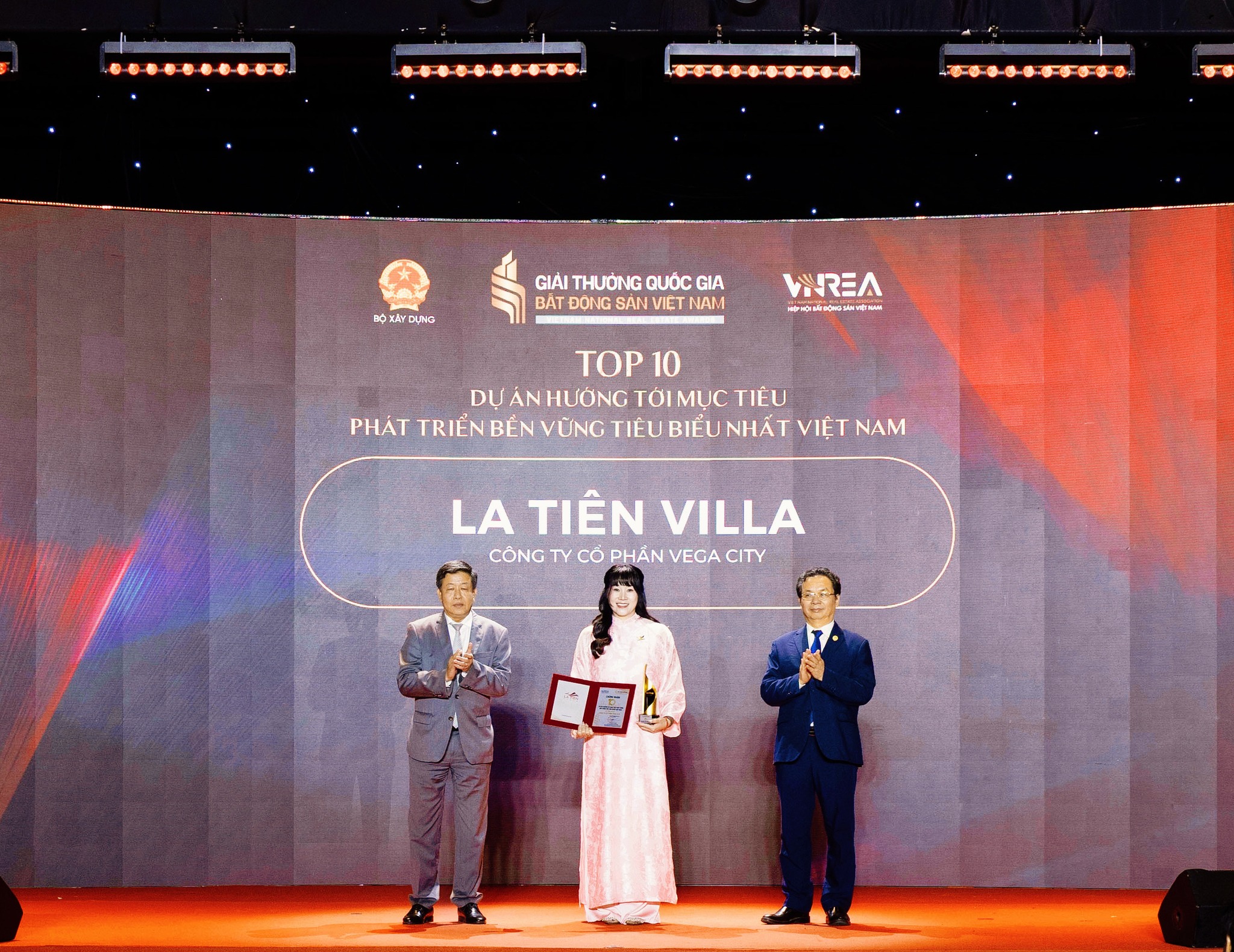 LA TIÊN VILLA KHẲNG ĐỊNH DẤU ẤN TRONG TOP 10 DỰ ÁN HƯỚNG TỚI MỤC TIÊU PHÁT TRIỂN BỀN VỮNG TIÊU BIỂU NHẤT VIỆT NAM